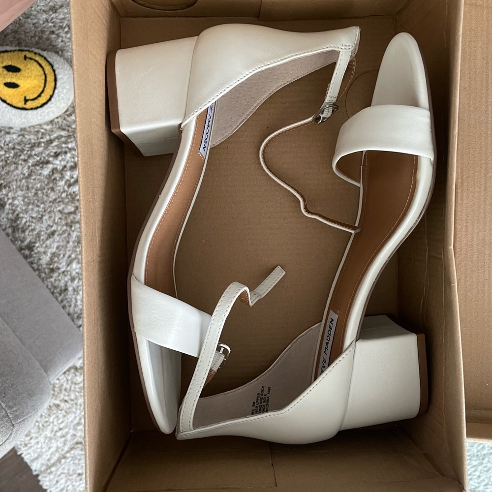 Steve Madden Irenee White Leather 2” Block Heel Size 9